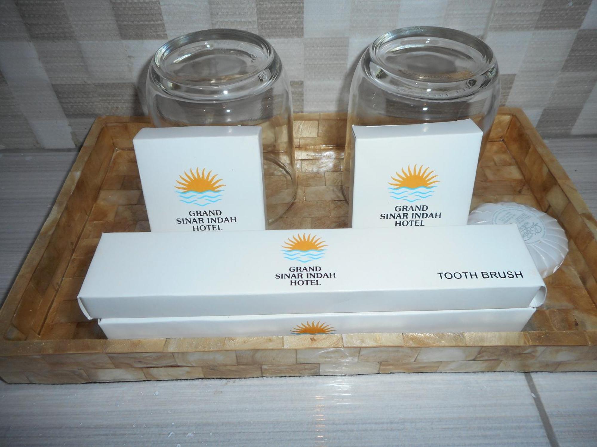格兰达斯纳英达酒店 勒吉安 外观 照片